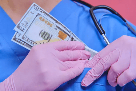 A Look at Current Pay Rates for Travel Nurses
